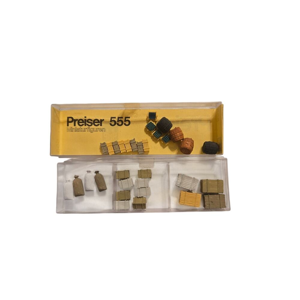 Preiser HO Scale 555 Farm Supplies Assorted Made in Germany Hand Painted